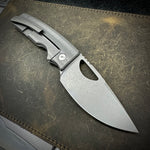 Roosevelt XL: Distressed Graphite Zig Zag Milling, MagnaCut Blade